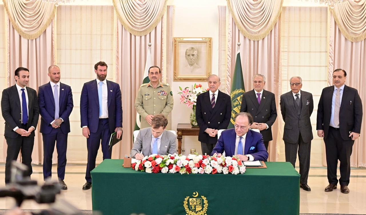 وزیراعظم اور فیلڈ مارشل کی موجودگی میں ڈیجیٹل ادائیگیوں سے متعلق اہم یادداشت پر دستخط