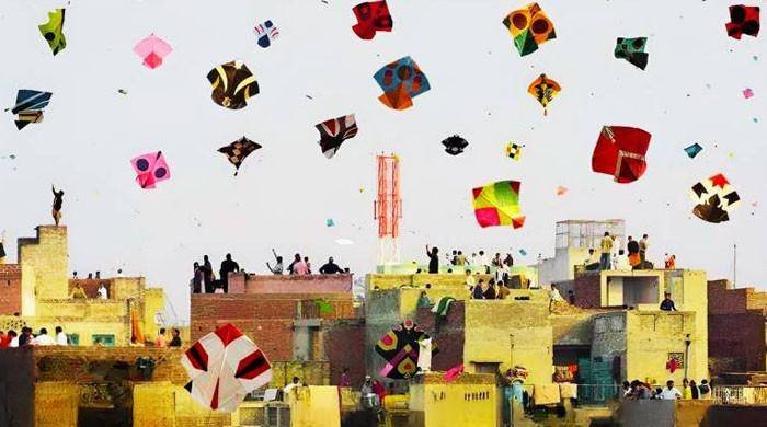 لاہورمیں بسنت کا آج آخری روز، آسمان رنگ برنگی پتنگوں سے سج گیا