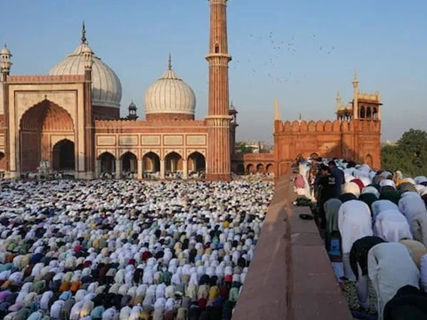 ملک بھر میں رحمتوں، برکتوں اور مغفرت کی رات شبِ برات پر خصوصی عبادات کا اہتمام