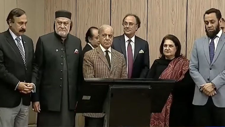 رمضان ریلیف پیکج کا اجرا، ہرمستحق خاندان کو 13 ہزار روپے دیئے جائیں گے: وزیراعظم