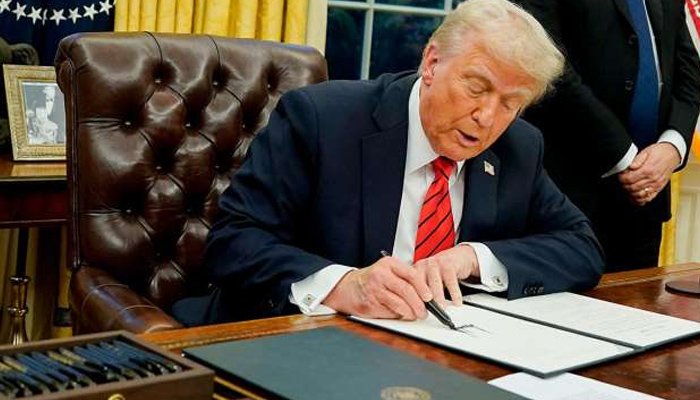 سپریم کورٹ کے فیصلے پرغصہ، امریکی صدرٹرمپ نےعالمی ٹیرف 10سے بڑھا کر 15 فیصد کر دیا