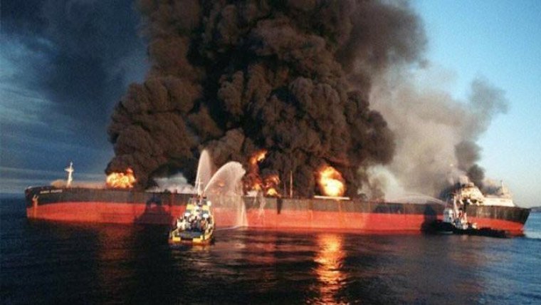 آبنائے ہرمزمیں مائنزبچھانے والی 16 ایرانی کشتیاں تباہ کر دیں: سینٹ کام کا دعویٰ