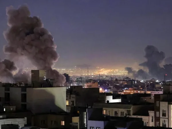 ایران کے اسرائیل سمیت خلیجی ممالک کے مختلف امریکی اڈوں پرڈرون اور میزائل حملے جاری