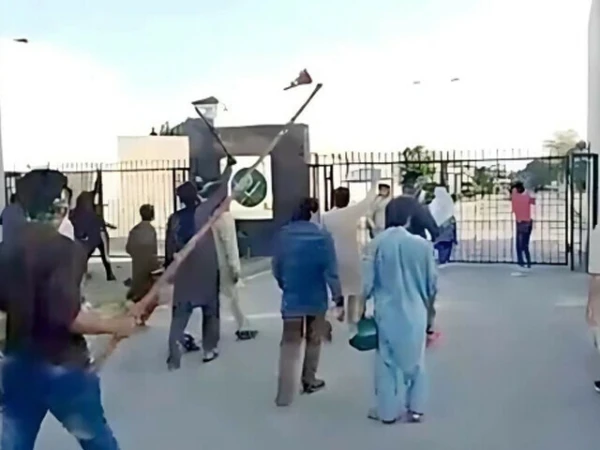 جی ایچ کیوحملہ کیس:عمرایوب، شبلی فراز، مراد سعید،ذلفی بخاری سمیت 47 ملزمان کو 10، 10 سال قید کی سزا