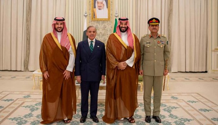 وزیراعظم کی سعودی ولی عہد سے اہم ملاقات، آزمائشی حالات میں سعودی عرب کیساتھ مکمل یکجہتی کا اعادہ