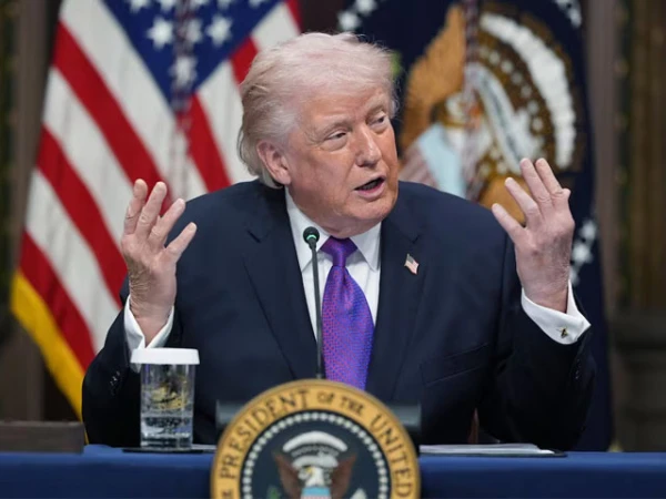 چاہےآگ برسانی پڑجائے،آبنائے ہرمزکوکھلوا کردم لیں گے؛ ٹرمپ کی ایران کودھمکی