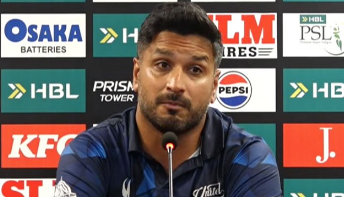 بابراعظم نے زبردست بیٹنگ کی، بابر کی وکٹ لینےکیلئے ان کو غلطی پرمجبورکرنا پڑتا ہے، رومان رئیس