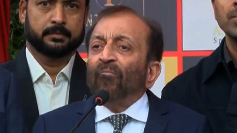 کراچی کےعوام کو کسی کے رحم و کرم پہ نہیں چھوڑیں گے، فاروق ستار