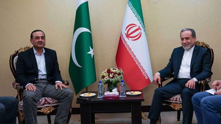 فیلڈ مارشل عاصم منیرکی عباس عراقچی سے ملاقات،ایران امریکا مذاکرات پرتبادلہ خیال