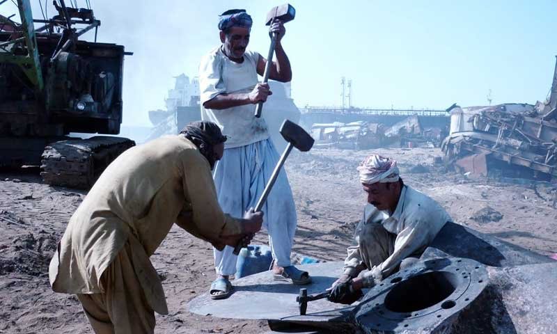 پاکستان سمیت دنیا بھر میں آج یوم مزدور منایا جارہا ہے