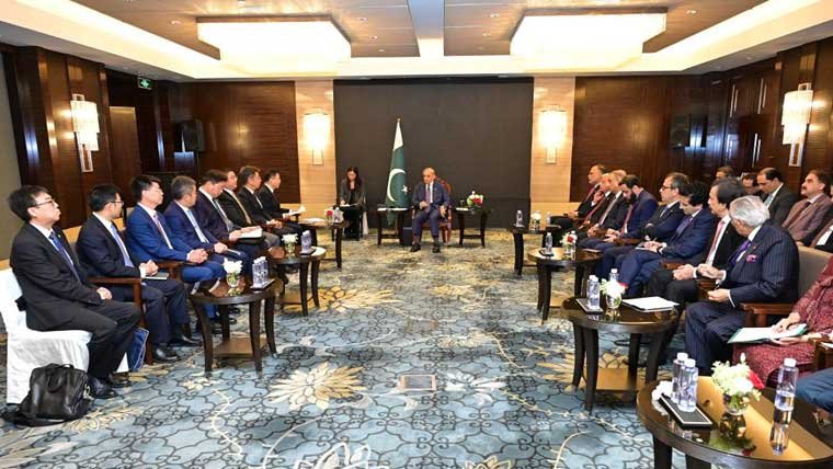 وزیراعظم کی چینی وفود سے ملاقاتیں، اقتصادی تعاون کو وسعت دینے کا عزم