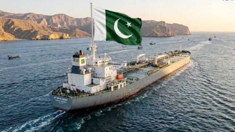 پاکستانی جہاز 8 کروڑ لیٹرڈیزل کے ساتھ آبنائے ہرمزپارکرگیا