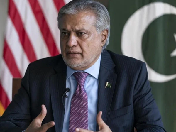 پاکستان کو معاشی طاقت بنائیں گے، کسی نے بری نگاہ ڈالی تو آنکھیں نکال دیں گے، اسحاق ڈار