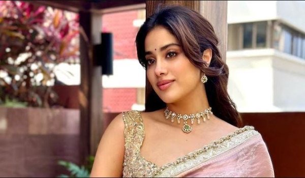 فلم ’پیڈی‘ کے نامناسب مناظرپراعتراض، جھانوی کپورکی مبینہ چیٹ لیک