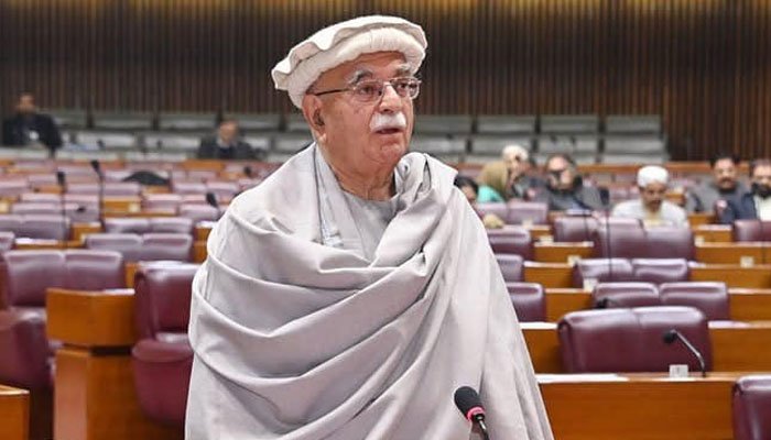 محمود خان اچکزئی کی وزیراعظم کو بیٹھ کرمعاملات آگے بڑھانےکی پیشکش