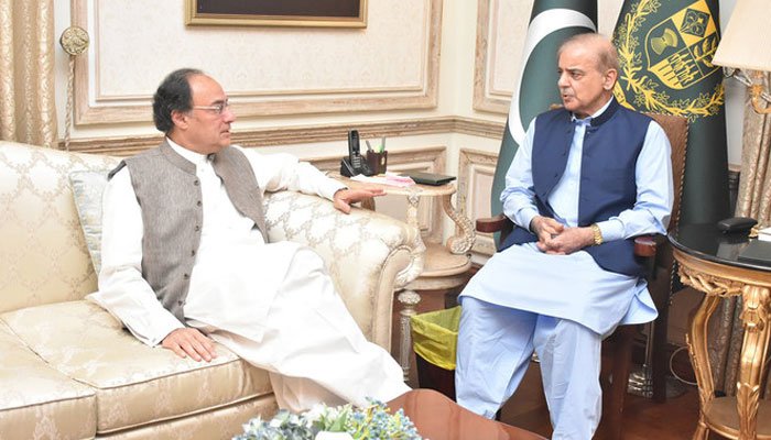 تنخواہوں میں 10 سے 15 فیصد اضافے کی تجویز، وزیراعظم اتحادیوں سے مشاورت کے بعد حتمی فیصلہ کرینگے