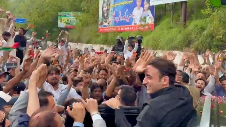 بلاول بھٹو 3 روزہ دورے پرمظفرآباد پہنچ گئے، پُرتپاک استقبال