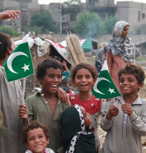 ملک میں تعلیمی بحران؛ ڈھائی کروڑ بچے سکول جانے سے قاصر