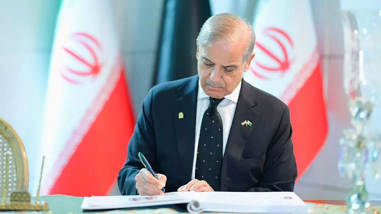دنیا بھرمیں مسلمان آیت اللہ علی خامنہ ای کو عظیم رہنما کے طور پر یاد رکھیں گے: وزیراعظم