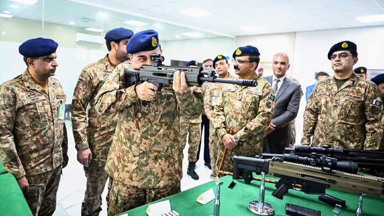 فیلڈ مارشل عاصم منیرکا پاکستان آرڈیننس فیکٹری واہ کا دورہ، پیداواری صلاحیتوں کا جائزہ لیا
