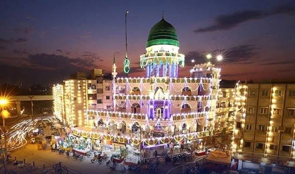 سرورکونین حضرت محمدﷺ کی ولادت باسعادت کے جشن کی تیاریاں، ہرطرف چراغاں