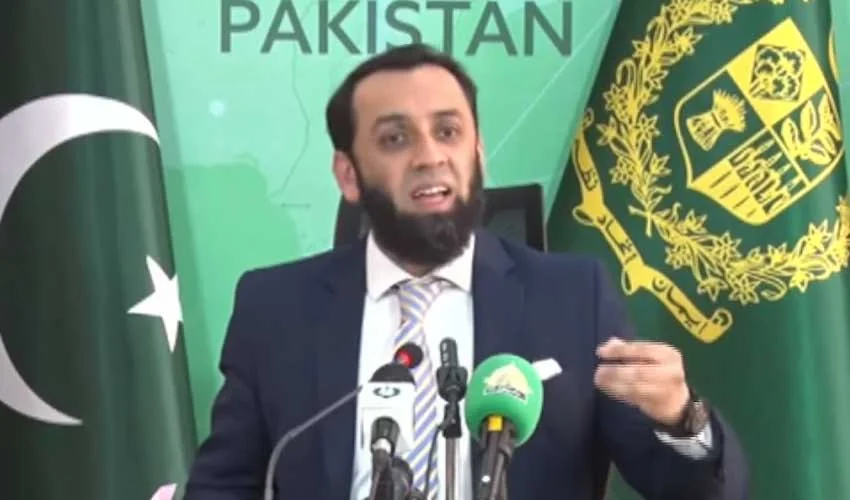 بانی پی ٹی آئی کا ہسپتال میں تفصیلی معائنہ، صحت مند قرار، دوبارہ اڈیالہ جیل منتقل کر دیا: عطا تارڑ