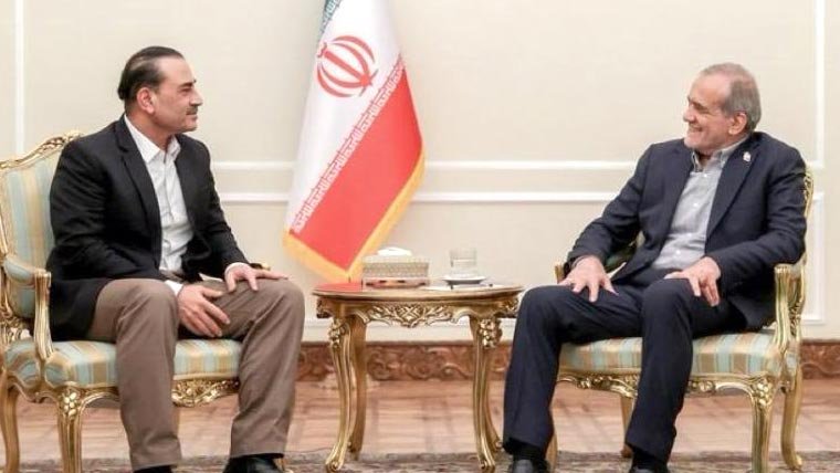 دورہ ایران میں فیلڈ مارشل کی ایرانی قیادت سے ملاقاتیں، کشیدگی میں مزید اضافے کی روک تھام، آبنائے ہرمز کھولنے پر تبادلہ خیال