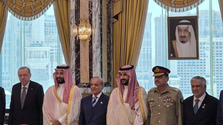 پاکستان، ترکیہ اورسعودی عرب کے درمیان ’مکہ مشترکہ دفاعی معاہدہ‘ طے پا گیا