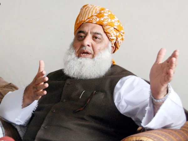 پاکستان، سعودی اورترکیہ کا مشترکہ دفاعی معاہدہ اسلامی اتحاد کی جانب اہم پیشرفت ہے، فضل الرحمان