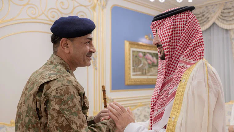 فیلڈ مارشل کی سعودی وزیرِدفاع سے ملاقات، دفاعی تعاون جاری رکھنے کا عزم