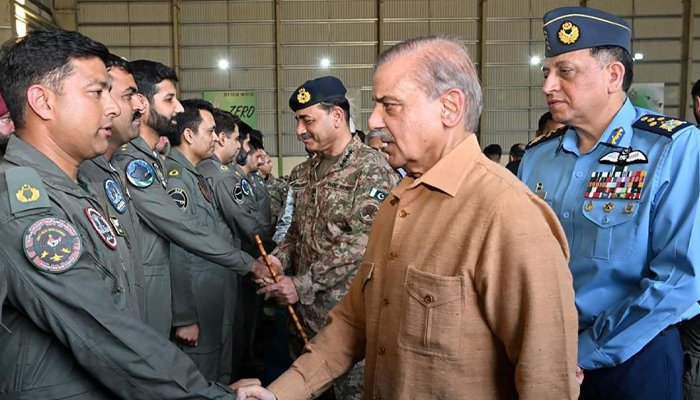 یومِ فضائیہ: معرکہ حق میں پاک فضائیہ نےغیرمعمولی جنگی مہارت کا مظاہرہ کیا اوردشمن کوشکست دی: وزیراعظم
