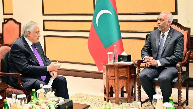 اسحاق ڈارسے صدر مالدیپ کی ملاقات، مختلف شعبوں میں تعاون بڑھانے پراتفاق