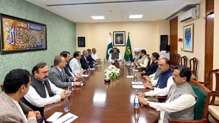 حکومت اور پی ٹی آئی میں ڈیڈ لاک: تحریک انصاف کا آج لانگ مارچ شروع کرنے کا اعلان