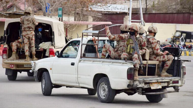 سکیورٹی فورسز کی خیبر پی کے اور بلوچستان میں کارروائیاں، 18 خوارج جہنم واصل
