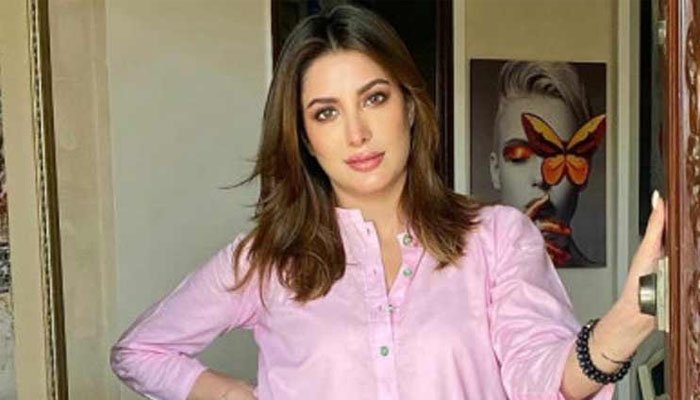 مہوش حیات کا فنکاروں کو نجی زندگی کو سوشل میڈیا سے دور رکھنے کا مشورہ